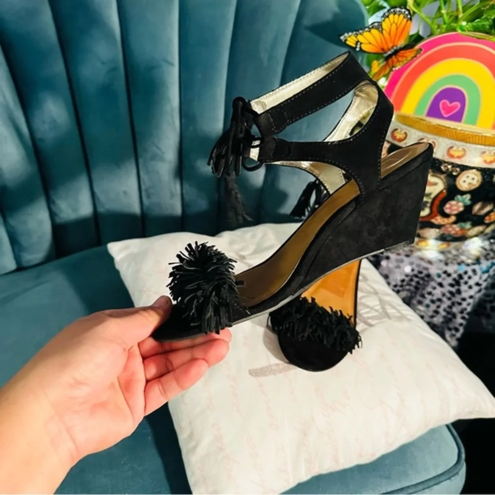 Material Girl Haniya Women Suede Wedge Sandal , Black 8